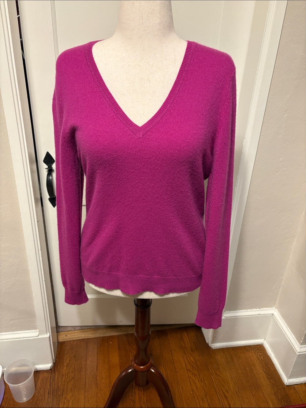 Lord & Taylor V-Neck Cashmere Sweater in Magenta / Fuchsia